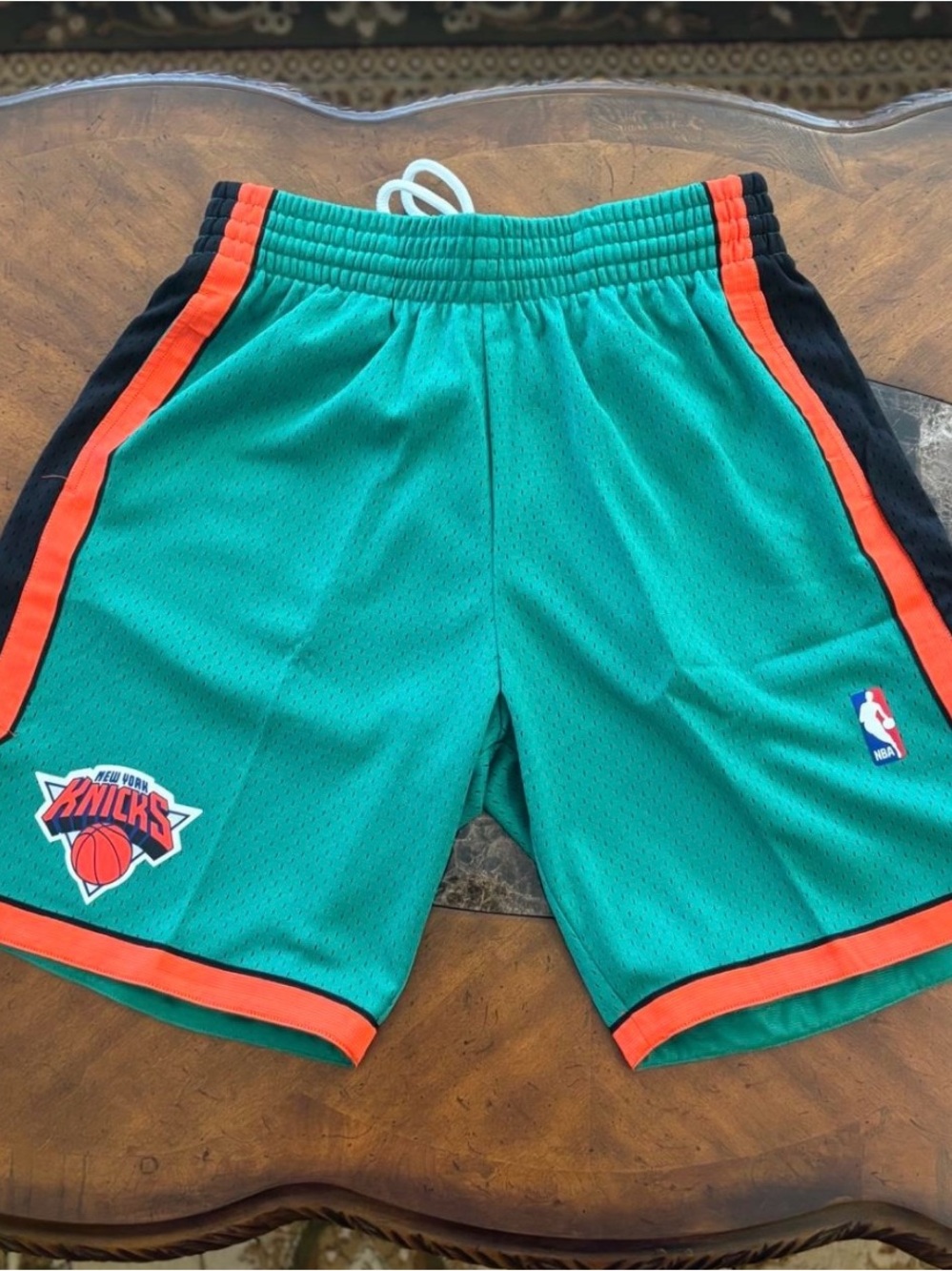 New York Knicks Mitchell & Ness St. Patrick’s Day Addition Shorts Size Medium